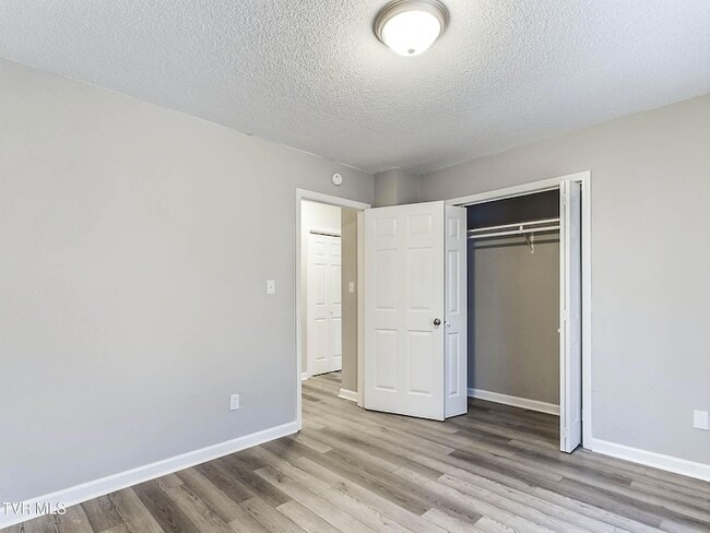 Building Photo - 754 Old Stage Rd