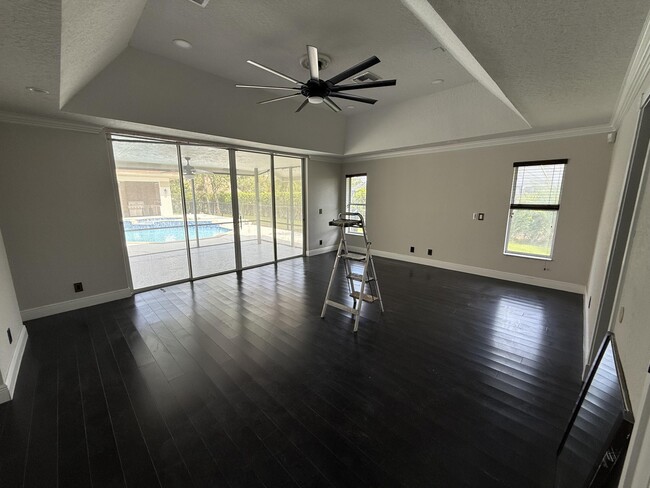 Building Photo - 1295 Longlea Terrace