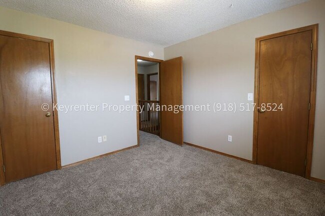 Building Photo - 1307 N Willow Dr