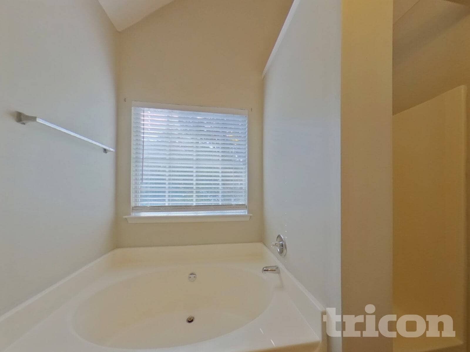 Building Photo - 9765 Moss Pointe Path