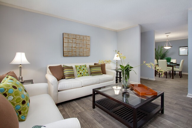 Building Photo - Southwinds Point