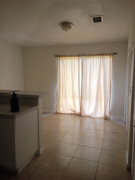 Dining room - 1902 NW 83rd St