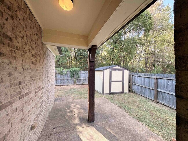 Building Photo - 1457 Lagrange Crest Rd