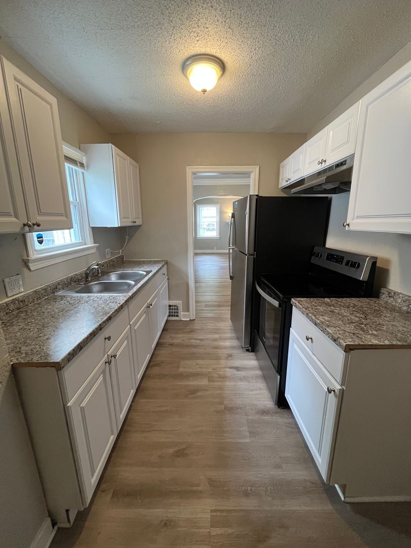 Building Photo - 6126 S Benton Ave