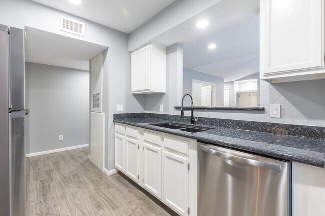 Building Photo - 14600 Fonmeadow Dr