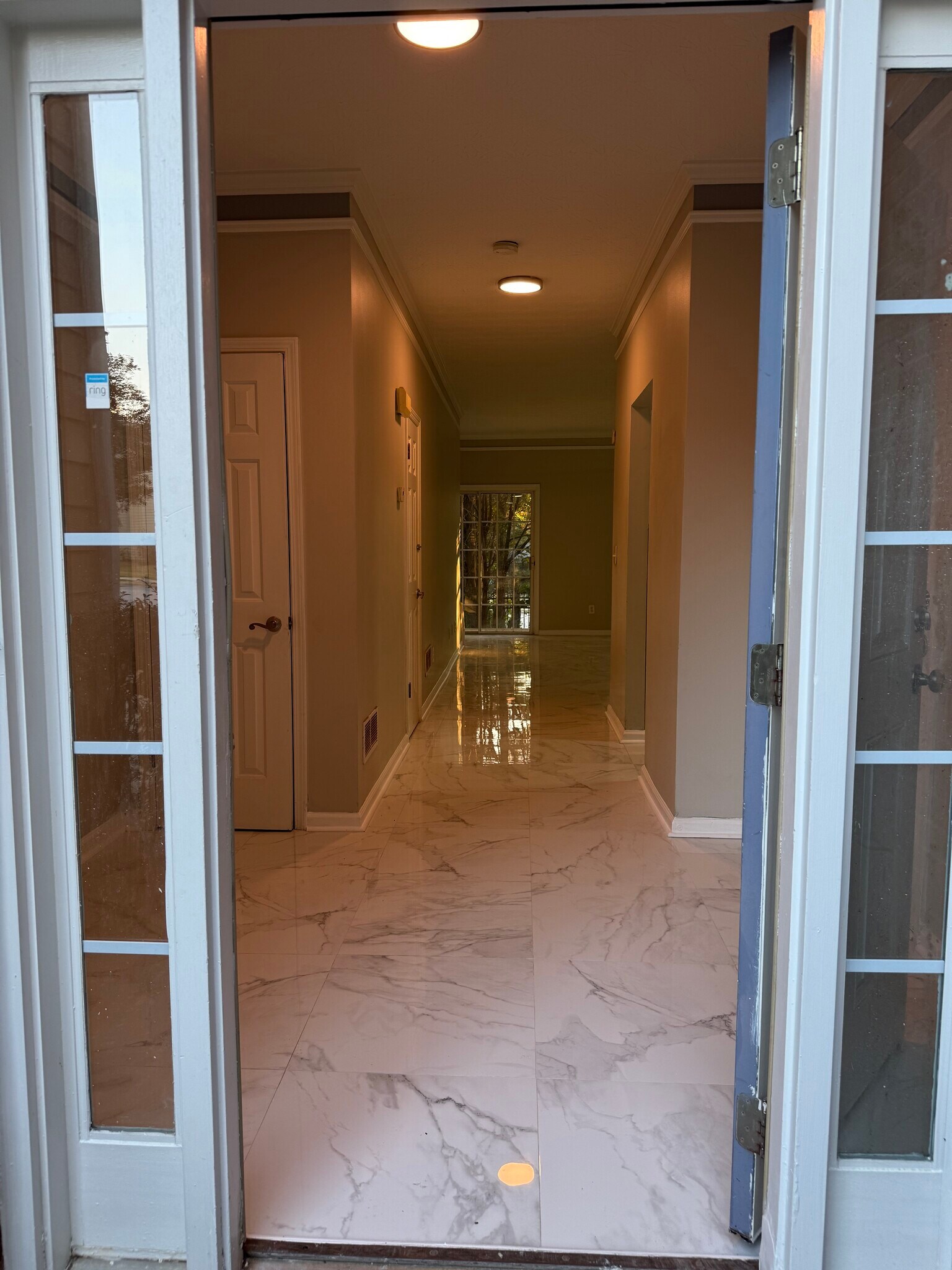 Building Photo - 323 Parc River Blvd