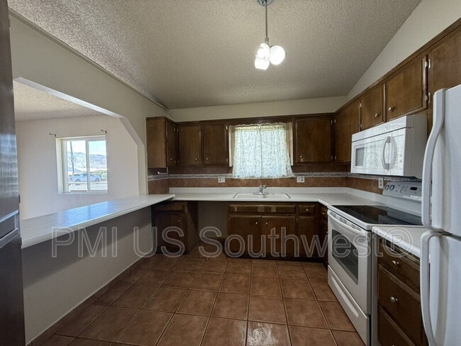 Building Photo - 1386 Lakeside Dr