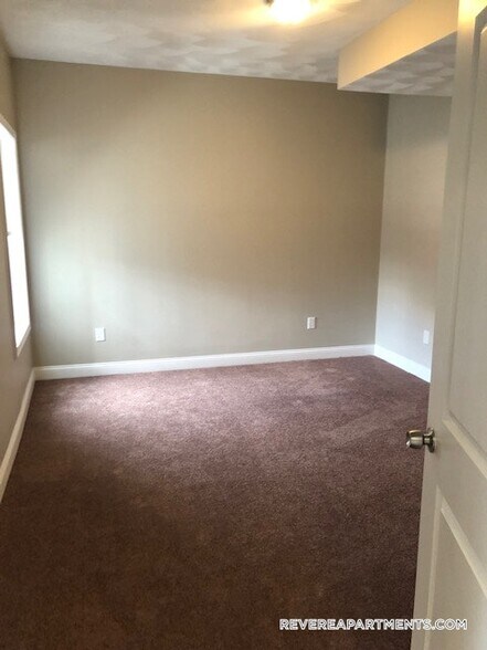 Building Photo - 9 Dehon St