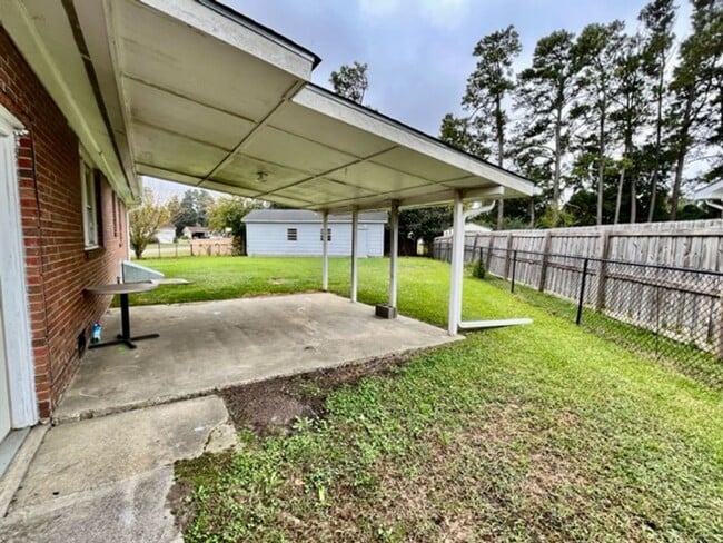 Building Photo - Rental Avail in Montclair!