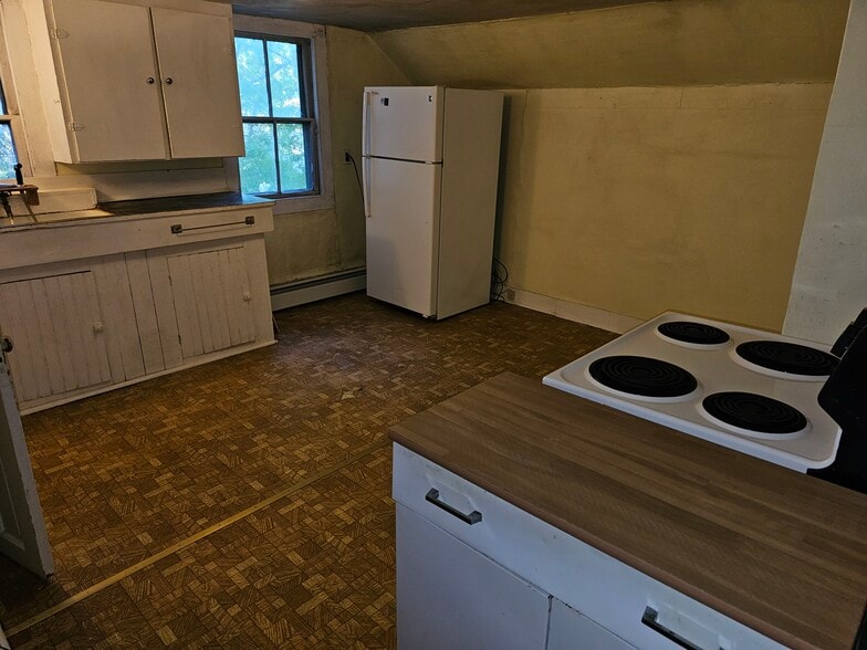 Building Photo - 35 Beech St