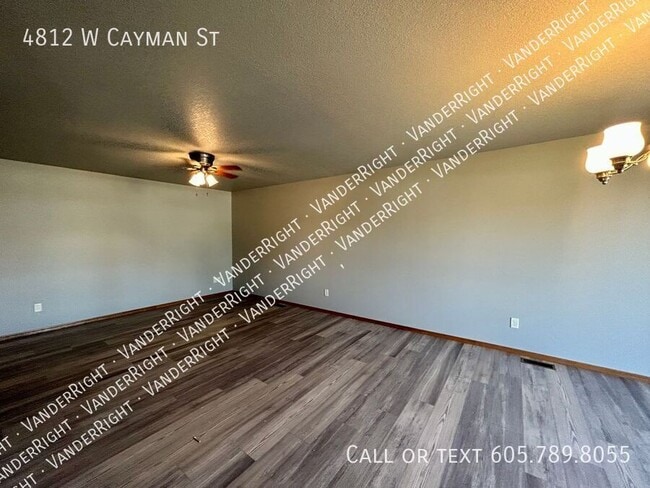 Building Photo - 4812 W Cayman St