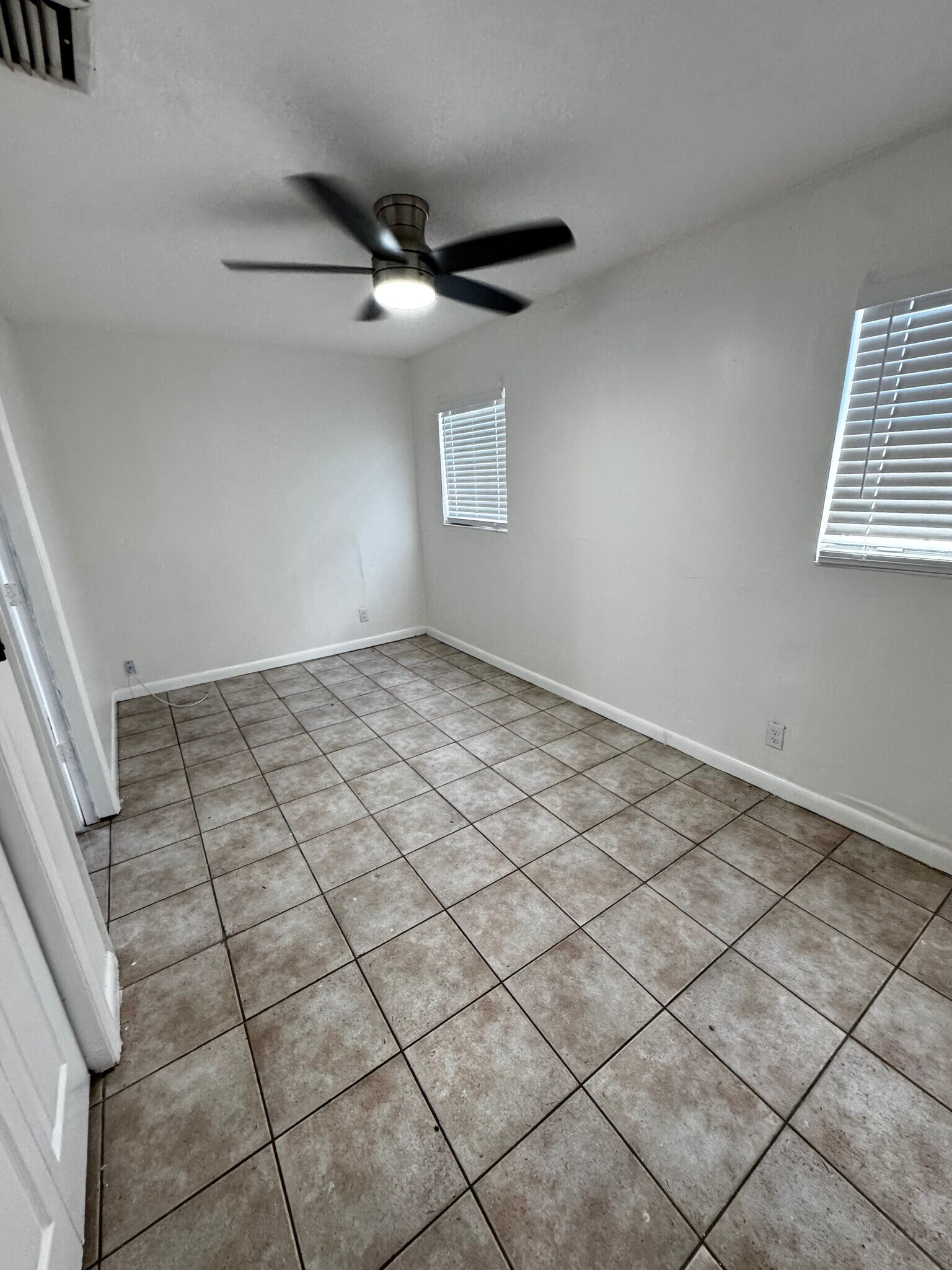 Building Photo - 3403 Rostan Ln