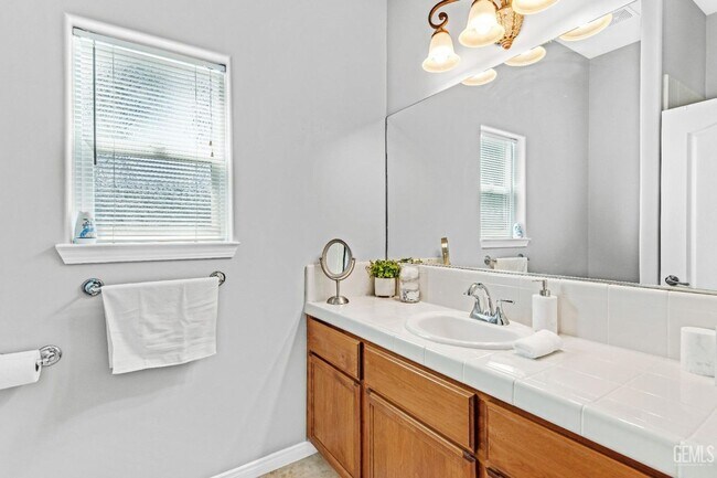 Building Photo - Brighton Estates Luxury 4-Bedroom Home with Pool, Office, Outdoor Kitchen & Paid Solar – Saves Ov...