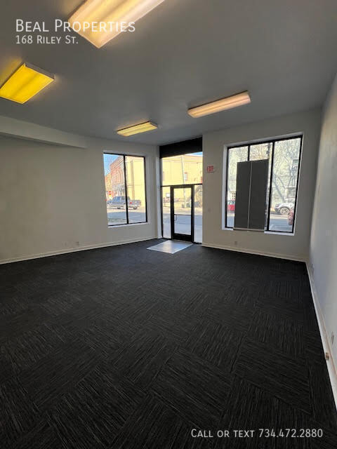 Building Photo - 168 Riley St