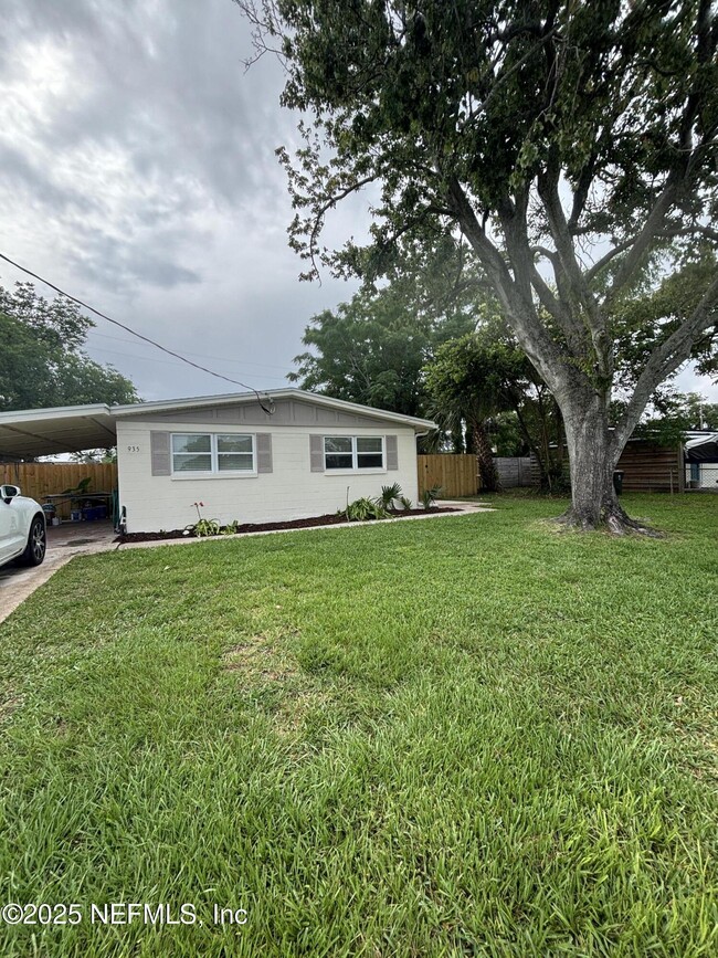 Building Photo - 935 Sailfish Dr E