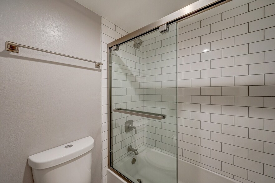 Remodeled Primary Bath - 7777 E Main St