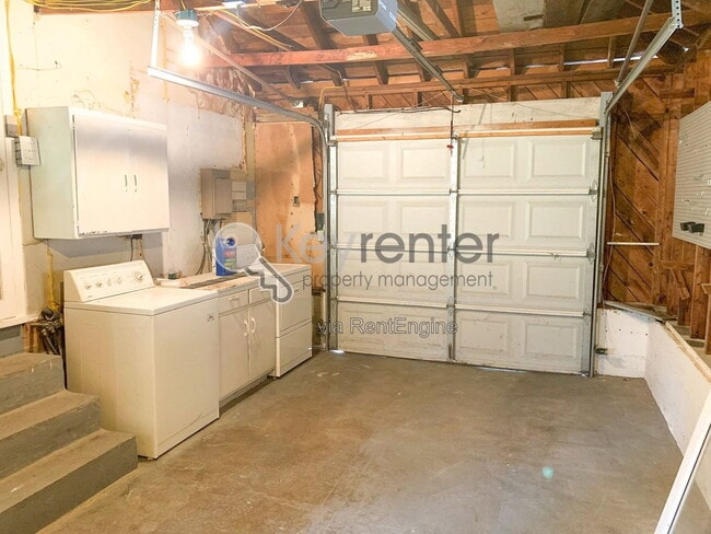Building Photo - 1410 Elm St