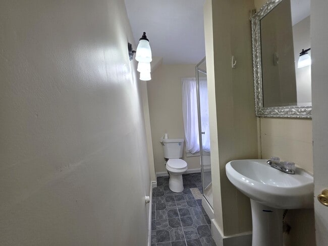 Building Photo - 382 North St