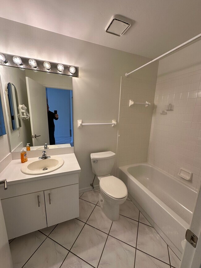 Building Photo - 14503 Lakewood Trace Ct