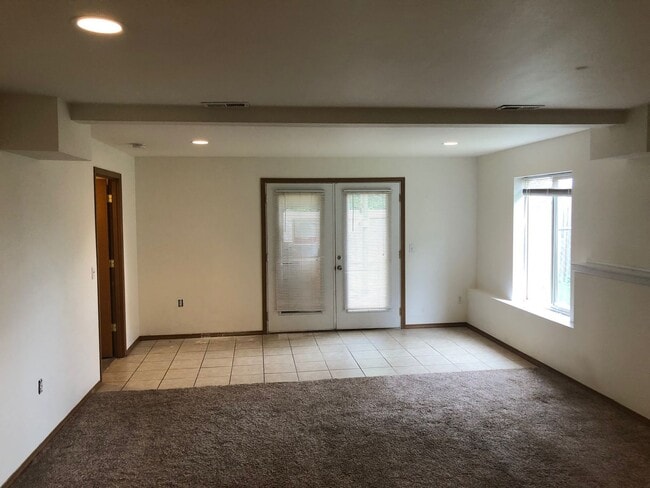 Building Photo - Two Bedroom in Mount Vernon