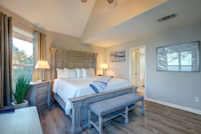 Building Photo - 8606 Columbia Dr