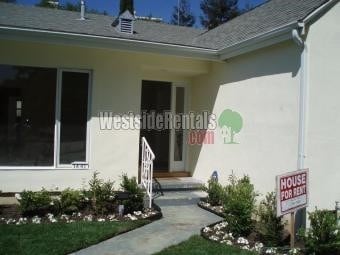 Primary Photo - 1441 Roxbury Dr