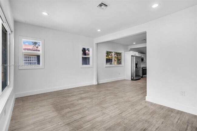 Building Photo - 315 NW 50th St