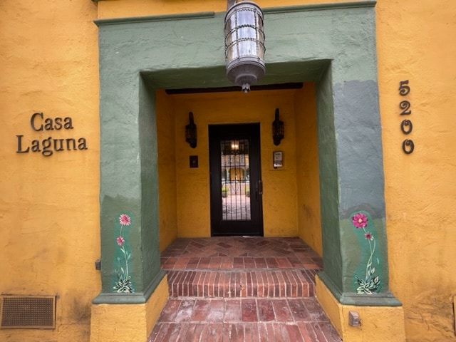 Building Photo - 1855 N Kingsley Dr