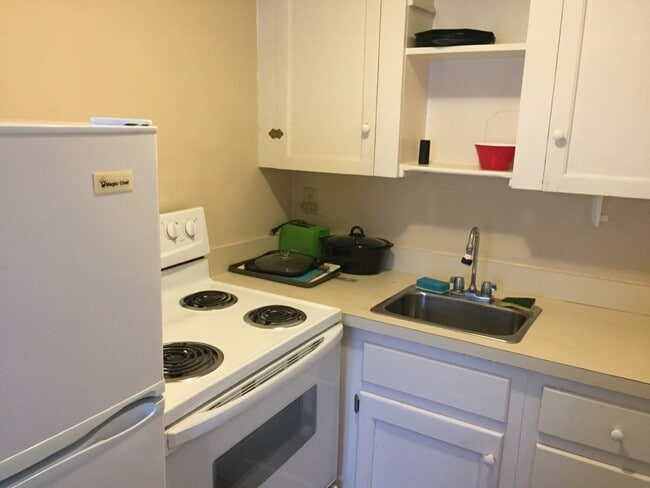 Building Photo - One Bedroom in Olde Town Portsmouth