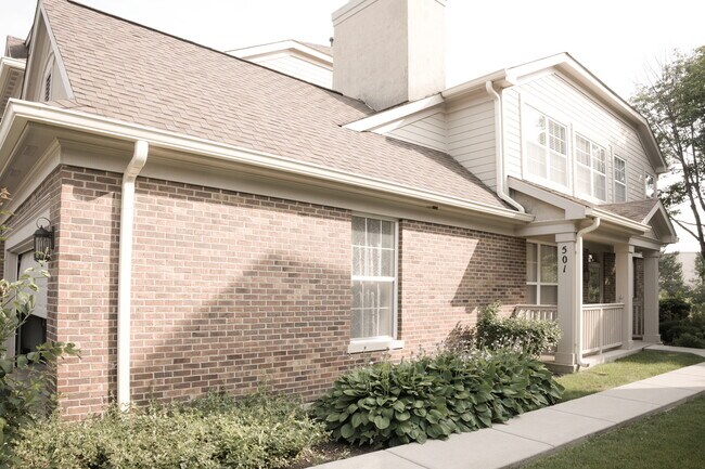 Building Photo - 501 Saddlebrook Ln