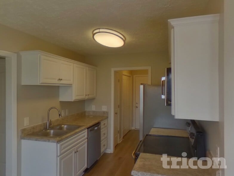 Building Photo - 1020 Niagra Way