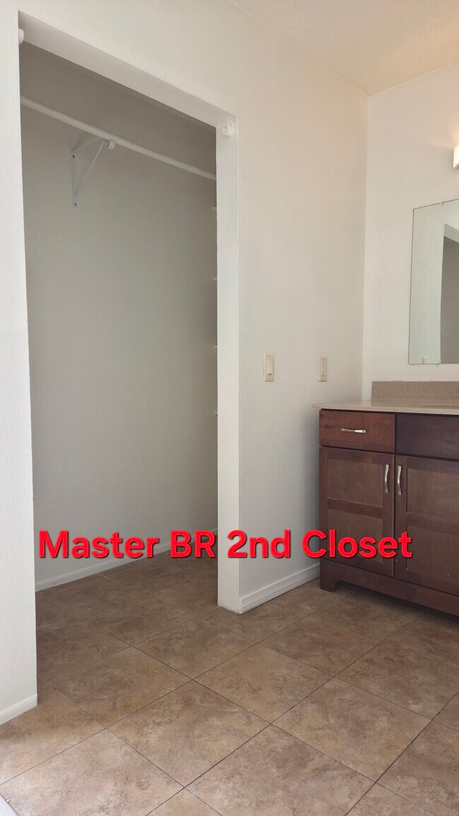 Building Photo - 33555 Date Palm Dr