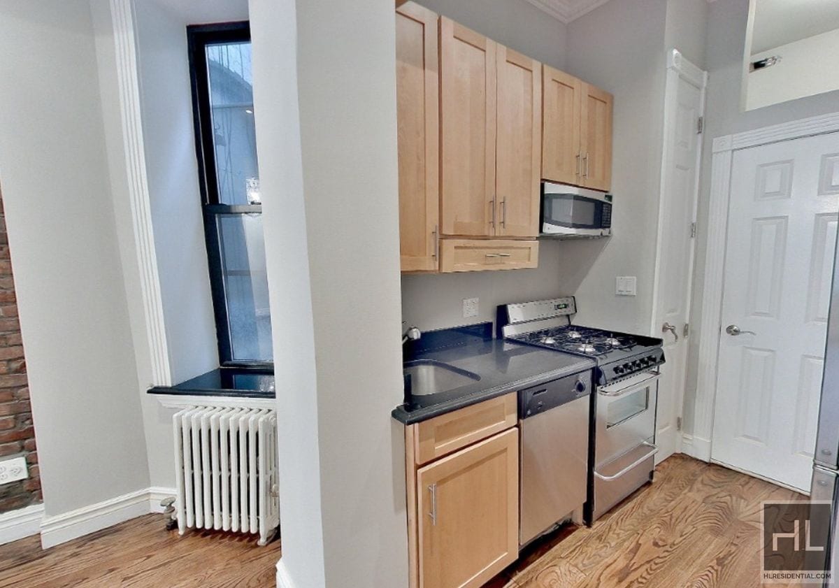 Building Photo - Mott Street