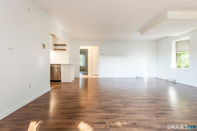 Building Photo - 60 Overlook Ave