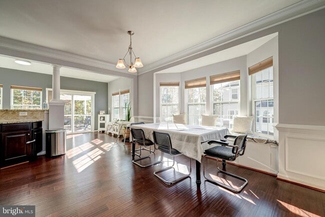 Building Photo - 25850 Clairmont Manor Square