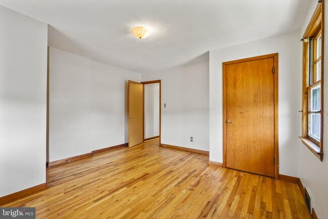 Building Photo - 1125 Parkway Ave