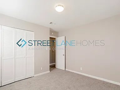 Building Photo - 4059 W Oak Dr