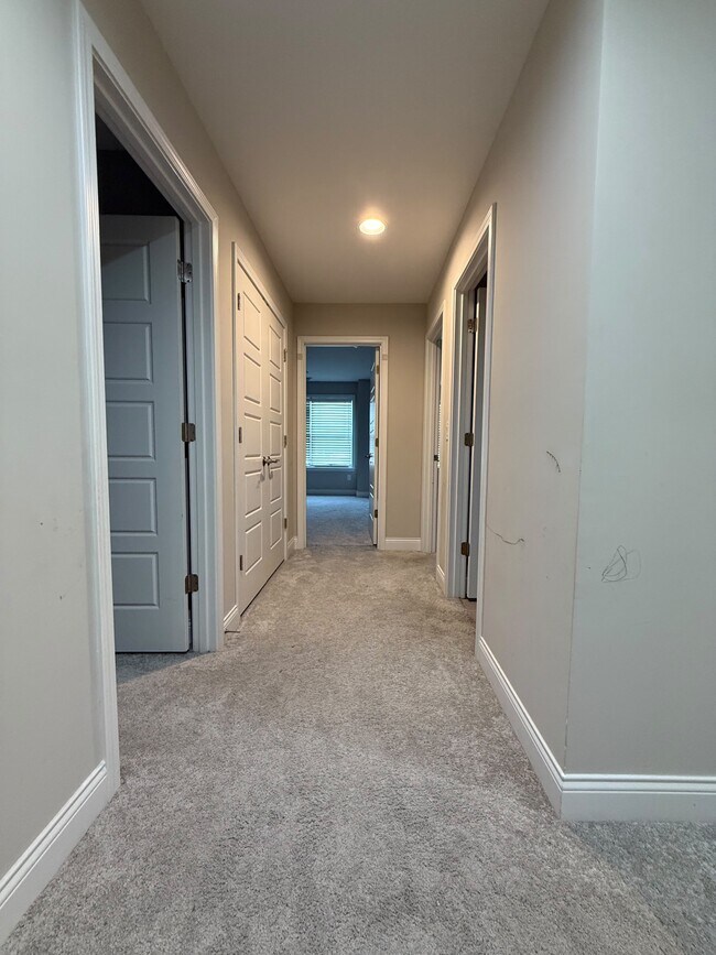 Building Photo - 6346 Walker Ct