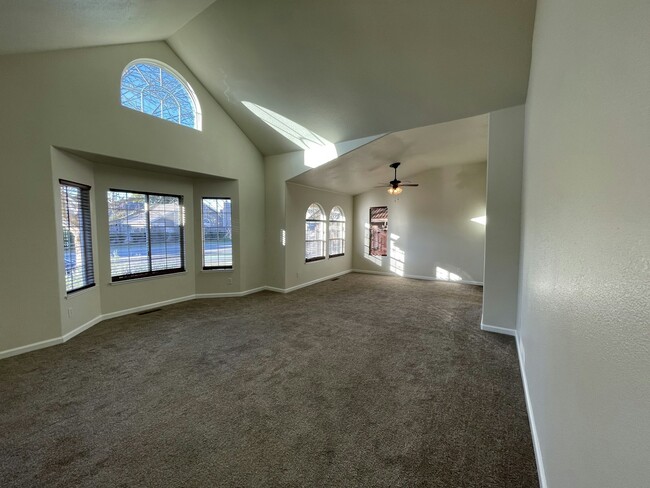 Building Photo - 1580 Rehrmann Dr