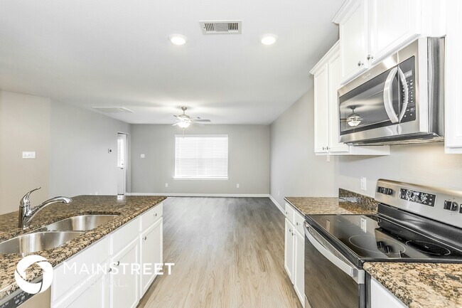 Building Photo - 28045 Irving Dr