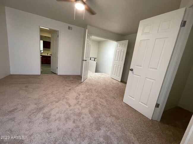 Building Photo - 2121 W Union Hills Dr
