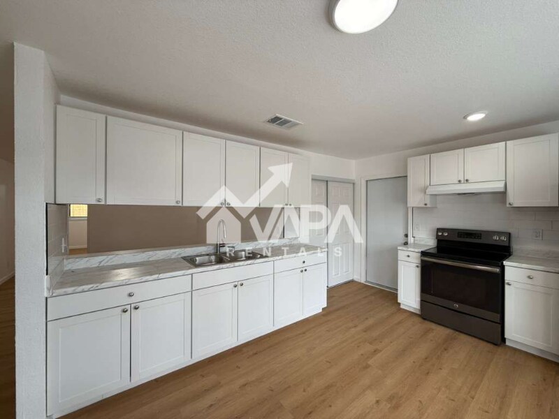 Building Photo - 5929 Mission Sunrise