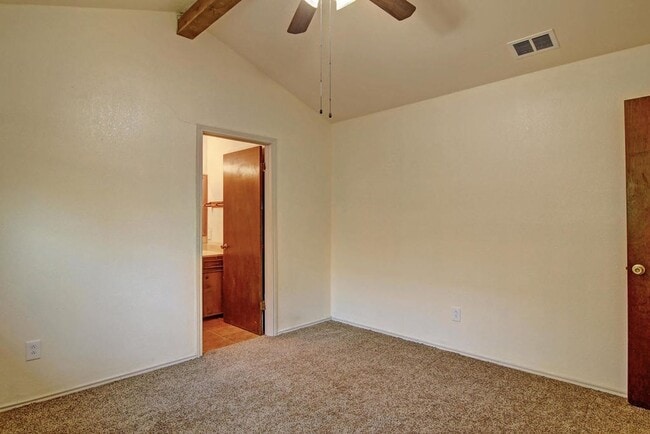 Building Photo - 11401 Woodway Creek Dr