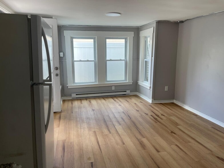 Building Photo - 9 Chester St