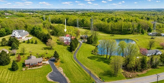 Building Photo - Beautiful 4 bed / 2 bath Country Home