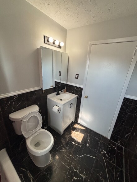 Building Photo - 116 Kathleen St