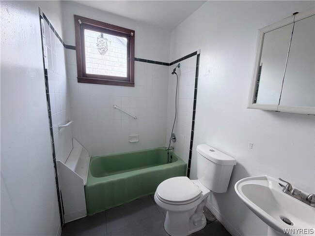 Building Photo - 901 South Park Ave