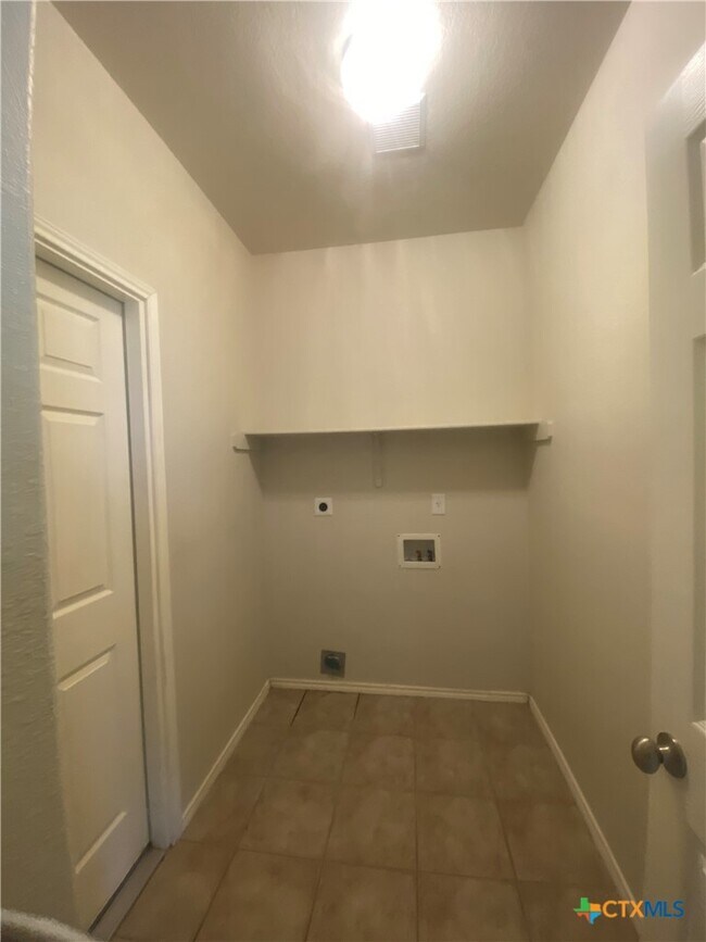 Building Photo - 5311 White Rock Dr