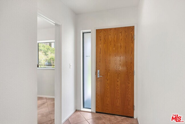 Building Photo - 2920 Neilson Wy