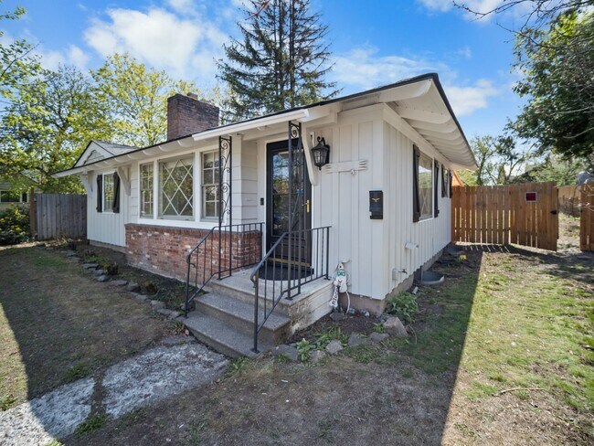 Building Photo - 203 W Cleveland Ave
